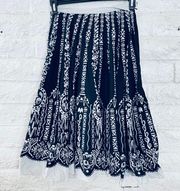 Black white  Floral Skirt  Size s  Cotton