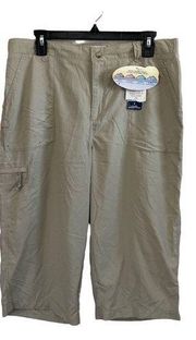 NWT Columbia Women’s Cargo Capris Authentic Fit Size LARGE