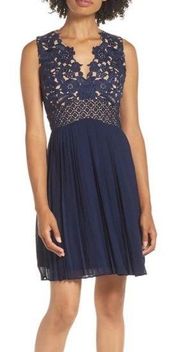 Heartloom Women's Ronni Fit & Flare V-Neck Blue Lace Dress Size Medium