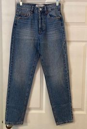 Stradivarius Jeans size 2 brand new with tags inseam 28”