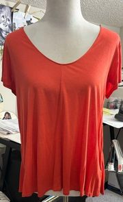 Vince Size medium Orange/red V-neck Short Sleeve Top. Beautiful Fabric.