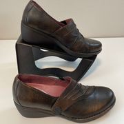 New! Dansko brown leather wedge dress shoes Sz 37.