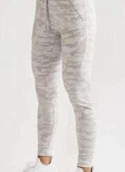 Alphalete identity Joggers in Silver Camo Women's Size XL