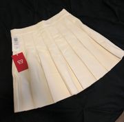 NWT  White Vegan Leather Pleated Mini Skirt