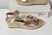 Style & Co. Xenaap Gold Womens Wedge Sandals Size 6.5M