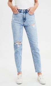 American Eagle AEO Light Acid Wash Mom Jeans