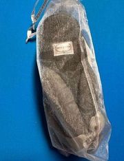 NWT Bella il Fiore Plush Spa Slippers - Grey (size S/M)