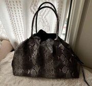 DSW Grey Silver Python Snakeskin Print Large Drawstring Tote Bag EUC