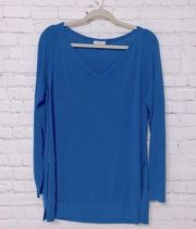 Lafayette 148 New York long sleeved blue v neck top side slits ribbed hem