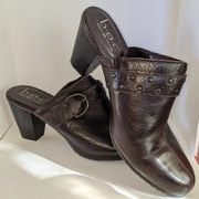 b.o.c Born Concept Leather Clog Rivets and Buckle Brown Size 9