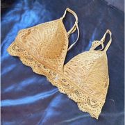Maurice’s Goldenrod Yellow Lace Padded Bralette size Large