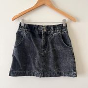 URBAN OUTFITTERS BDG Black Acid Wash Denim Mini Skirt Size Small