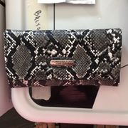 New London Fog Snakeskin Large Wallet 4 section