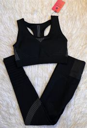 NWT Medium Seamless Set