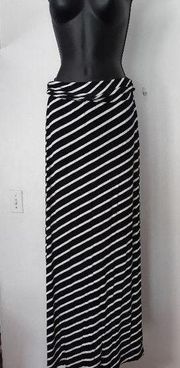 Ultra Flirt black and white maxi skirt