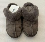UGG  Clogs/Slippers