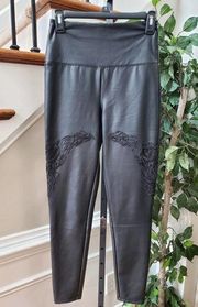 Bebe Women's Solid Black Polyester Pull On Mid Rise Skinny Fit Pant Size X-Small