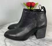 Vionic Lyssa Black Leather Bootie Size 6.5 NEW
