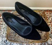 Women’s size 8 Jones Yew York flats great condition!