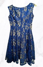 NWOT Women’s Blue Floral dress Size 4