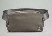 Lululemon army green belt bag