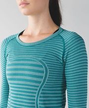 Lululemon Swiftly Tech Long Sleeve Crew in Heather Forage