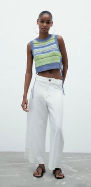 Vented Cropped Knit Top