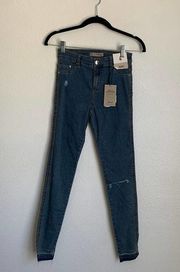 5/$25 NWT Denim Co. Light Wash Skinny Jeans