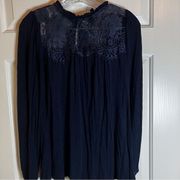 Bobeau Lace Rayon Blouse, Size Small. Very Intricate. Excellent Condition.