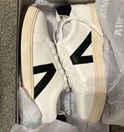 italian malta size 8 sneakers