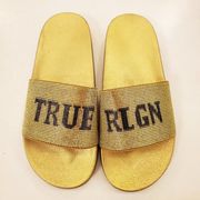 True Religion Meyer Slides 9 NWT Gold Metallic Rhinestones Bling Streetwear