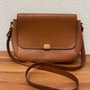 L4913 Brown Leather The Abroad Shoulder Bag