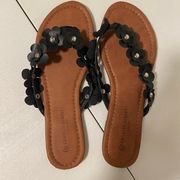 NWOT | Charles Albert women’s flower sandals — size 8
