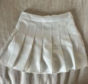 Boutique White Pleated Skirt