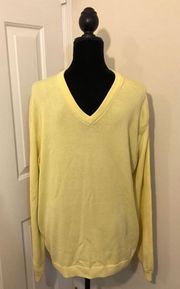 Solid V-Neck Golf Sweater..Light Yellow.. Mens Size 38 Large..100% Peruvian Pima Cotton Ribbed V-Neck, Banded Cuffs