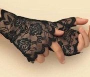 BLACK Lace Fingerless Short Gloves NEW