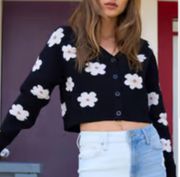 Tillys Junior XL Floral Button Front Cropped Cardigan K246