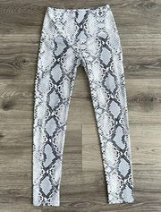 NOLI Python Snakeskin 7/8 Legging White Black Gray Animal Print Activewear XS