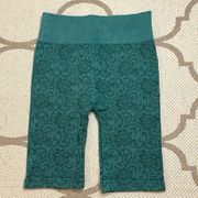 Blush boutique seamless green floral textured 8” bike shorts