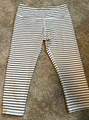 Stripped Cropped Leggings