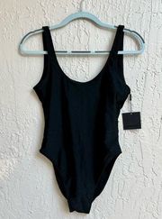 Dixperfect black classic one piece swimsuit scoop neck size medium new