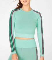 EUC  Aisley Green Seamless Long-Sleeve Compression Crop Top w/ Stripe