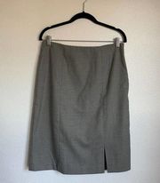 5/$25 Jaclyn Smith Gray Skirt