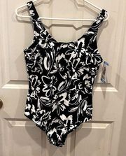 NWT Hurley Women’s Bathing Suit Size L