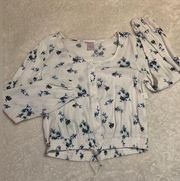 🌸(3/$20) NWT floral button tie long sleeve