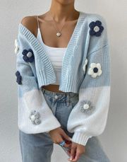 Floral cardigan sweater knit blue white cropped top long sleeve womens NWT NEW