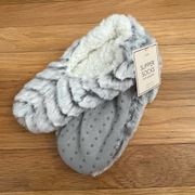 Furry Slipper Socks w/Grippers - Size S/M (5-7) - NWT