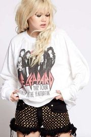 Recycle Karma Def Leppard Heartbreak Sweatshirt size Small