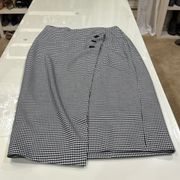 Vince Camuto size 8 pencil skirt. EUC