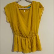 Alice + Olivia Yellow ruffled tier silk yellow blouse